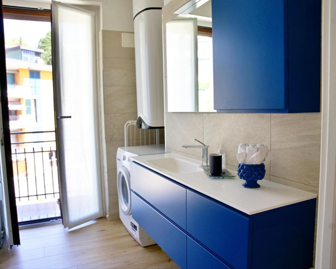 The Blue - Lake / City View Modern Apt Near Villa Olmo Como Exteriér fotografie