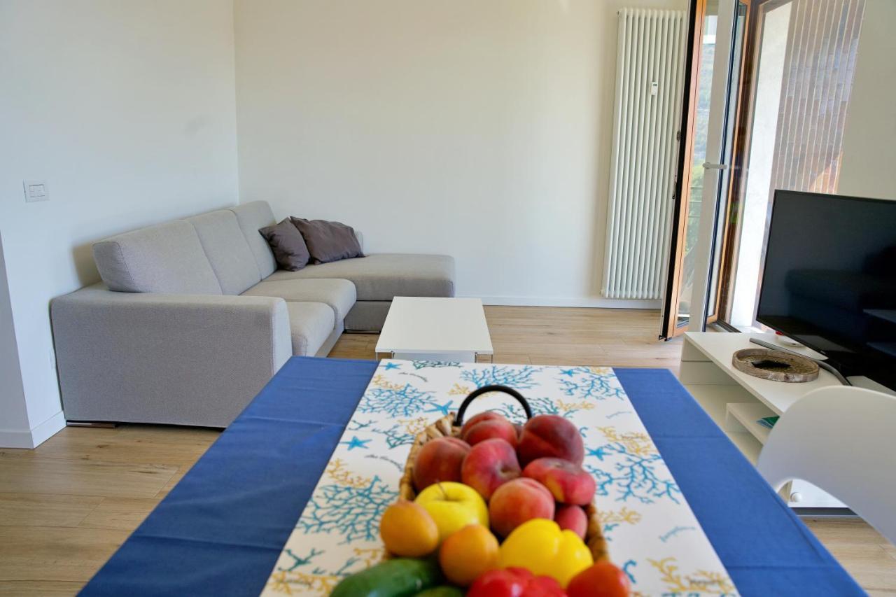 The Blue - Lake / City View Modern Apt Near Villa Olmo Como Exteriér fotografie